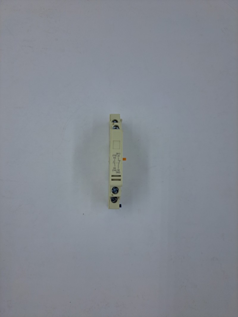 Дополнительный контакт YCP5-AN11 1НО+<wbr>1НЗ (слева)