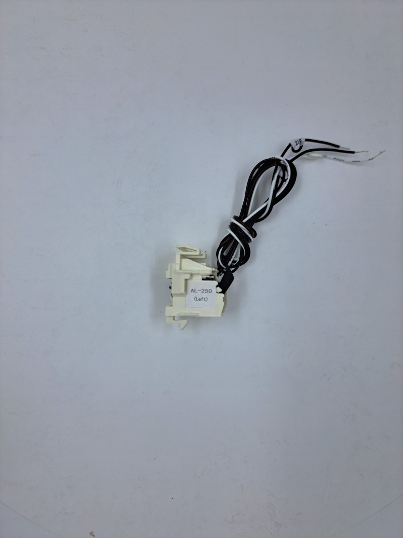 Аварийный контакт YCM8 250