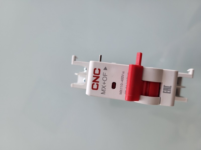 Независимый расцепитель с дополнительным контактом YCB9-80M MX+<wbr>OF