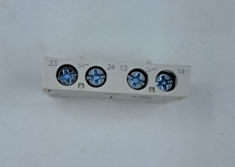 Дополнительный контакт YCP5-AE20 2НО (спереди)