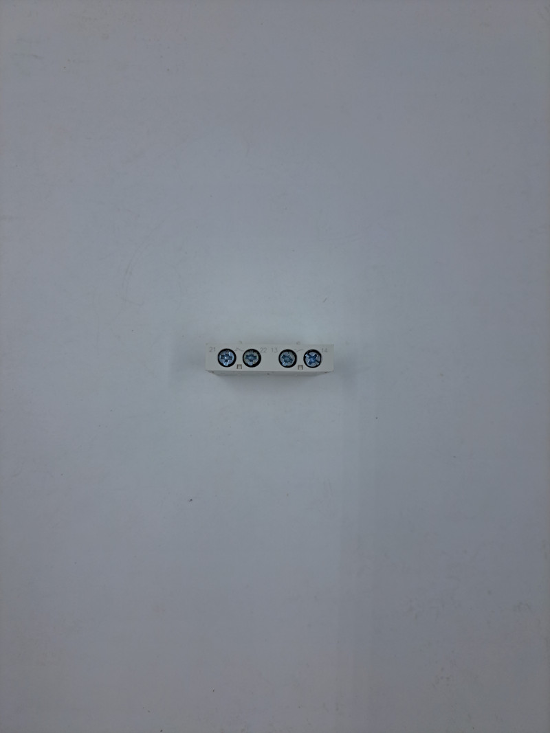 Дополнительный контакт YCP5-AE11 1НО+<wbr>1НЗ (спереди)